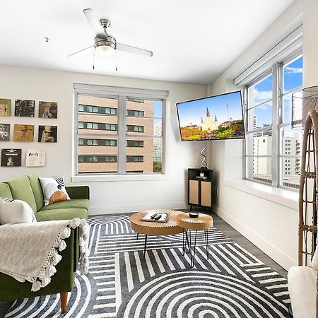 Luxury 2-Bedroom Condo Steps Away From The French Quarter 뉴올리언스 외부 사진