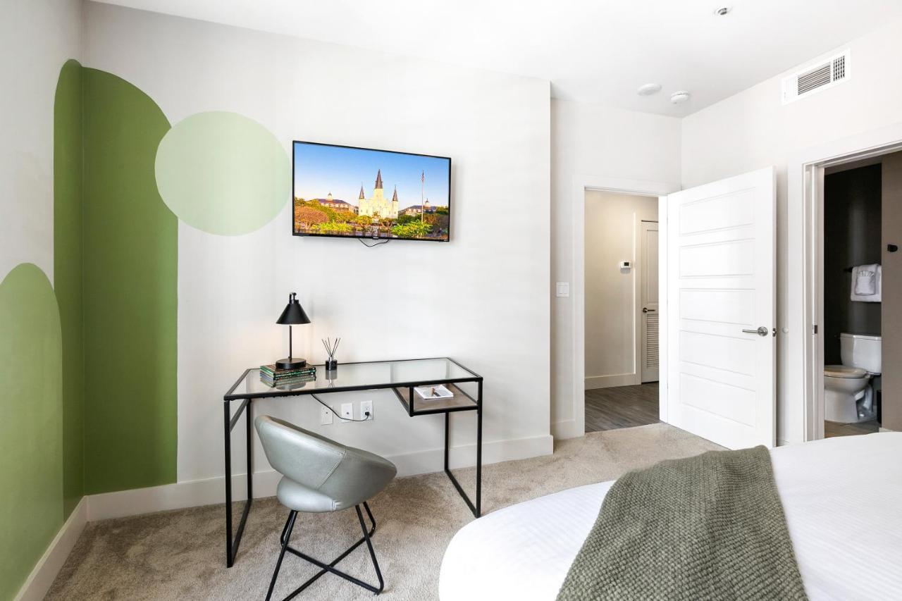 Luxury 2-Bedroom Condo Steps Away From The French Quarter 뉴올리언스 외부 사진