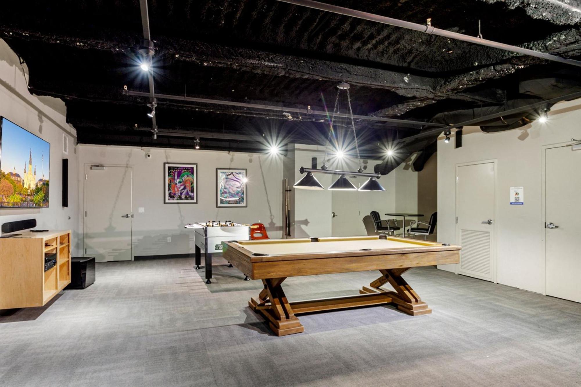 Luxury 2-Bedroom Condo Steps Away From The French Quarter 뉴올리언스 외부 사진