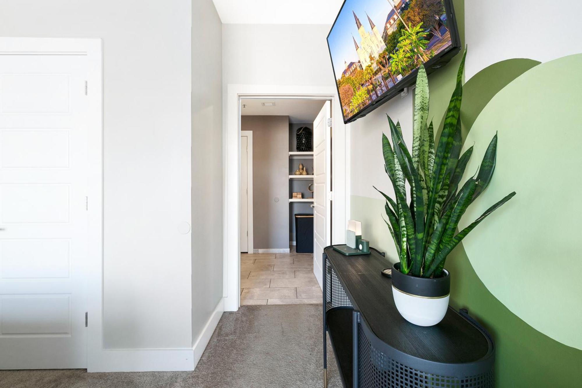 Luxury 2-Bedroom Condo Steps Away From The French Quarter 뉴올리언스 외부 사진
