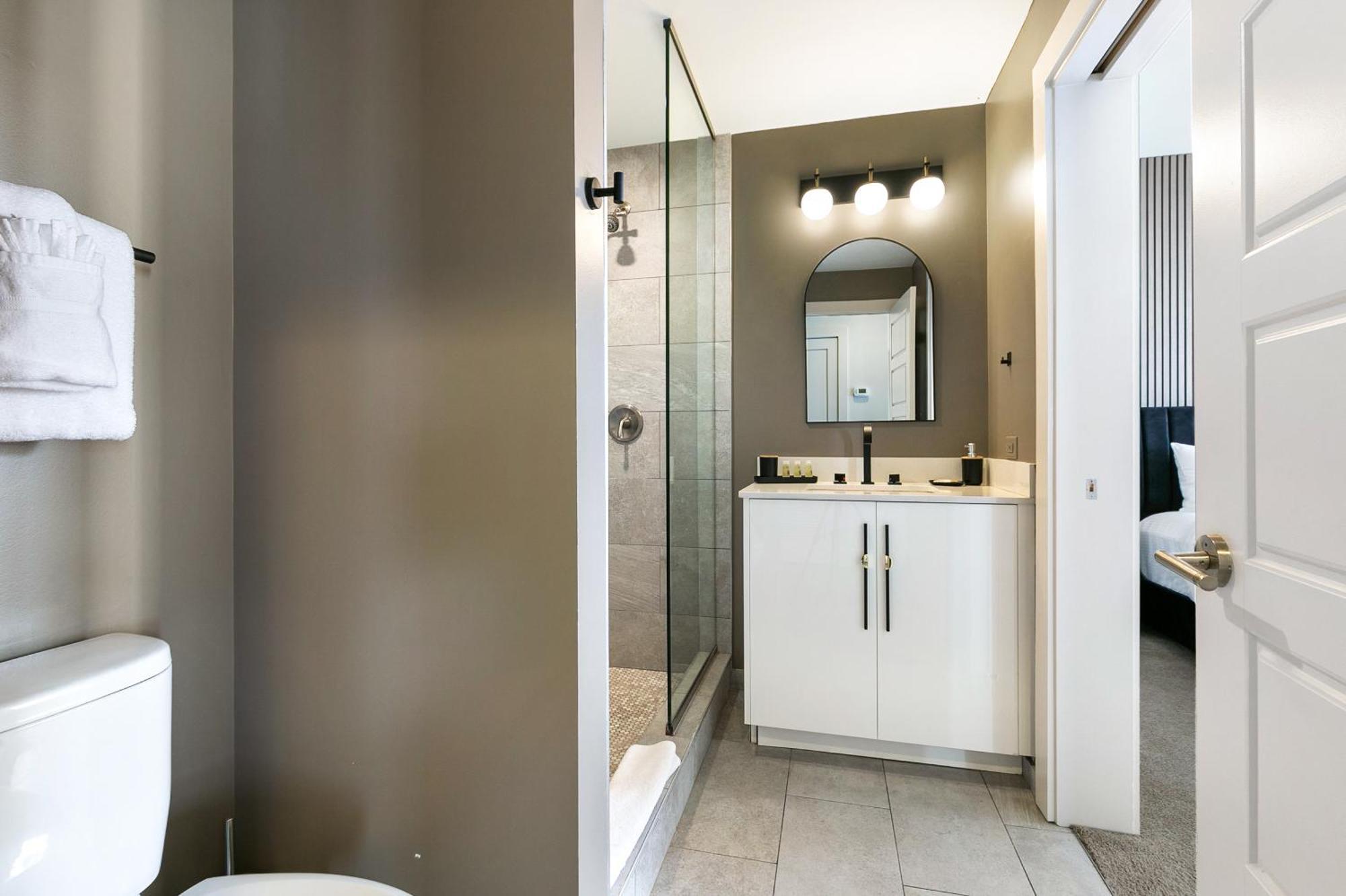 Luxury 2-Bedroom Condo Steps Away From The French Quarter 뉴올리언스 외부 사진
