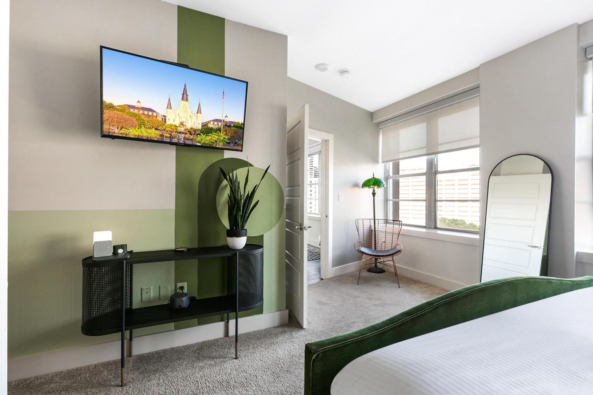 Luxury 2-Bedroom Condo Steps Away From The French Quarter 뉴올리언스 외부 사진