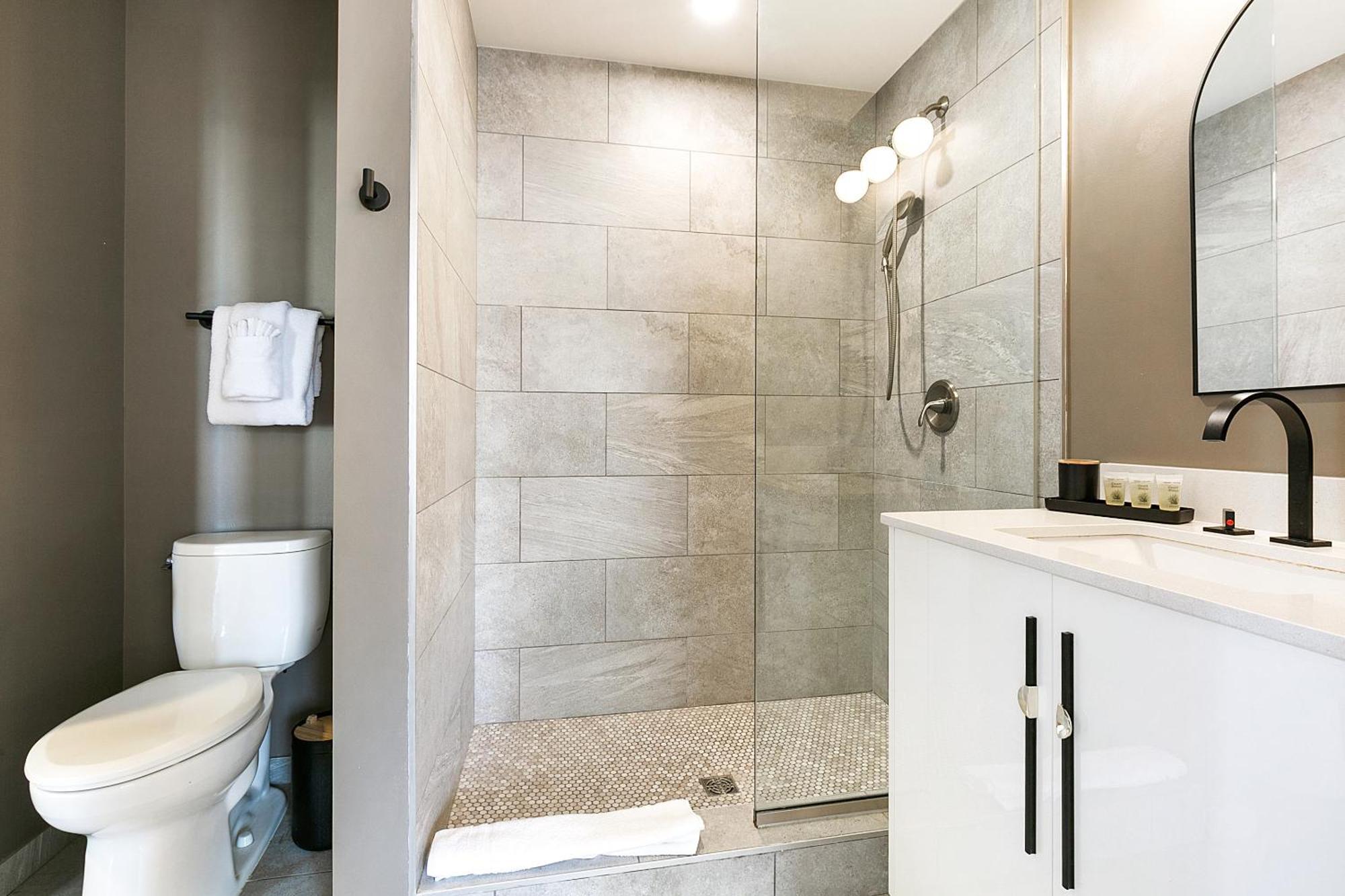Luxury 2-Bedroom Condo Steps Away From The French Quarter 뉴올리언스 외부 사진